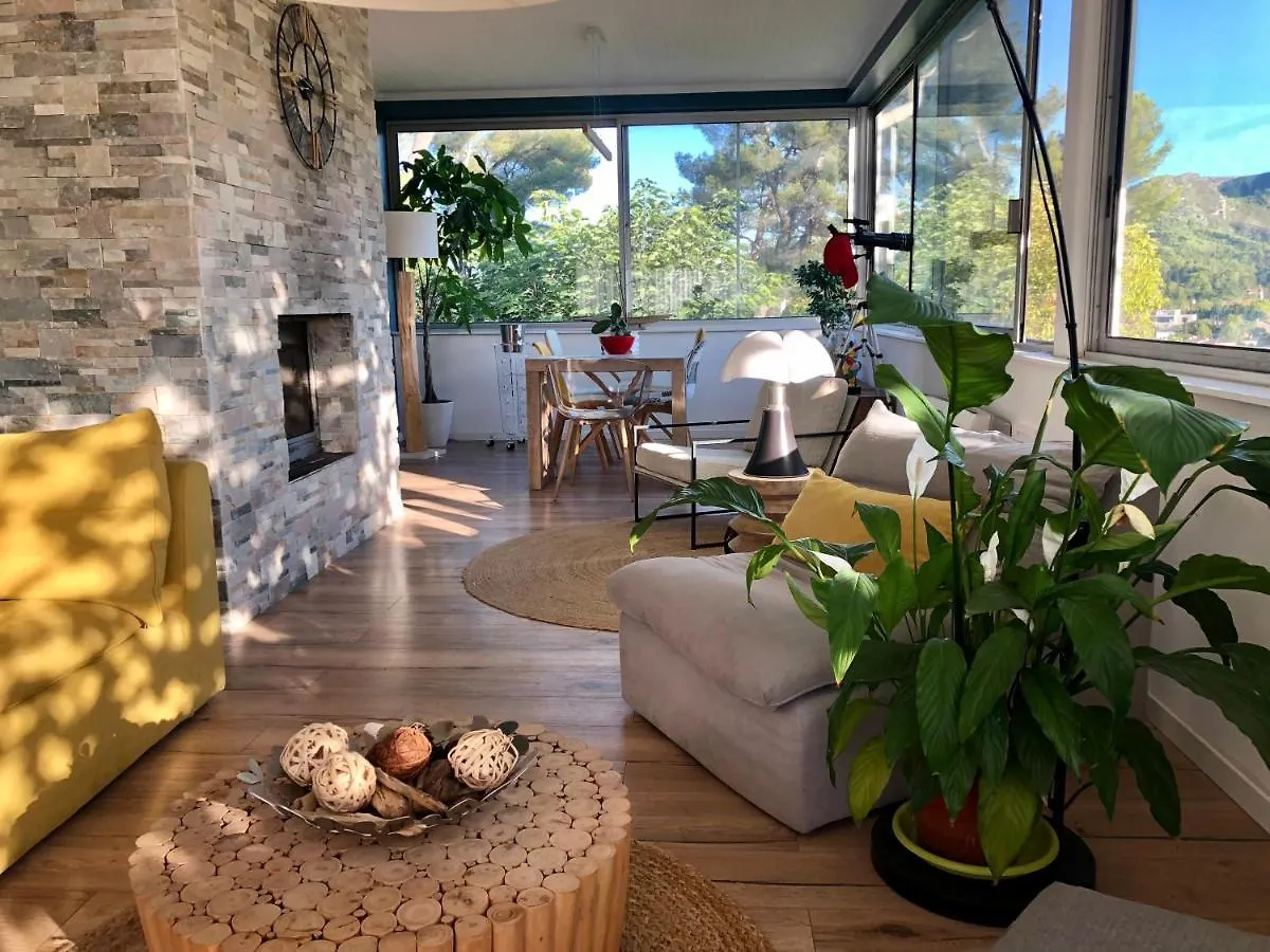 Holiday home Magnifique Haut De Villa Les Camoins Marseille
